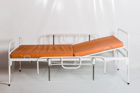 Ліжко функціональне медичне (2 секції, з колесами, ложе - лист, бічні огорожі металеві)